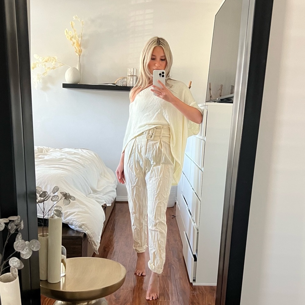NWT Pretty Little Thing Cream Belted Paperbag Trousers. Size US 4.